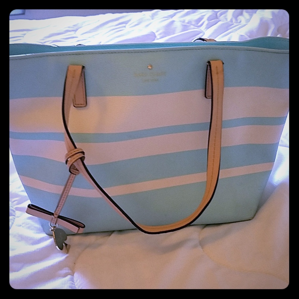 Medium sized tote